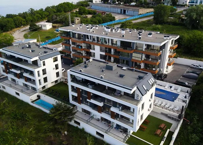 Saint George Apartment *